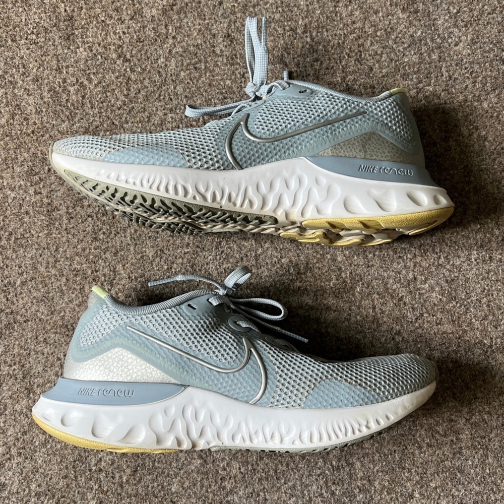 Nike Renew Athletic Sneakers Womens 8.5 Running Jogging Workout Grey Gym Shoes - Picture 8 of 10